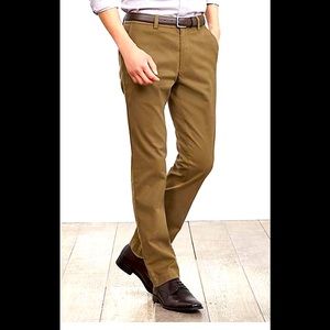 Men’s 31/32 Banana Republic Aiden Chino. slim fit.
